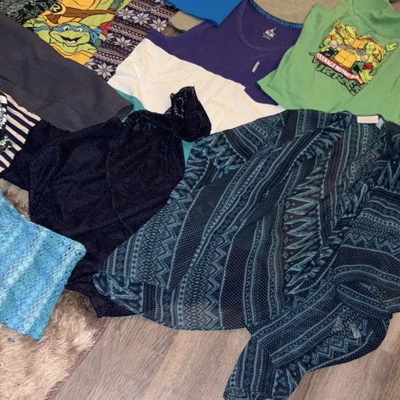 WOMENS MEGA BUNDLE Colorful Clothing Lot - Picture 3 of 8